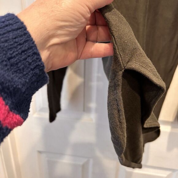 Michael Kors Dark Green Sweater Long Sleeves Round‎ Neck Hi Lo Women’s  Medium - Picture 4 of 5